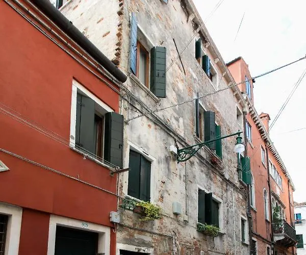 Biennale Gallery Loft * Venetië