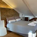 Biennale Gallery Loft Apartment *