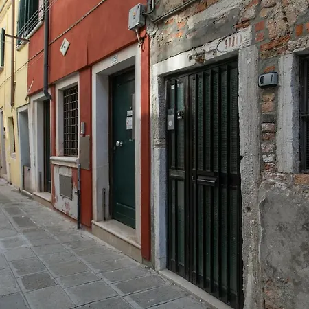 Biennale Gallery Loft Venecia